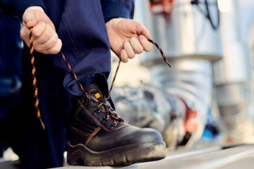 Chaussures de sécurité au travail : combien de paires par an et quelles obligations ?